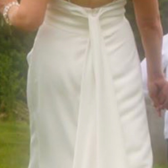 Belsole Light Ivory Wedding Gown - Picture 2 of 6